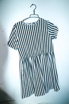 Vintage women black & white stripe babydoll round neck midi dress UK 10|L34 W15|SKU 6621