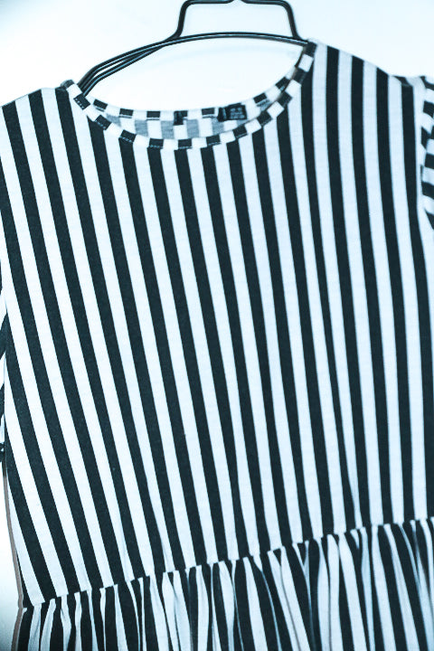 Vintage women black & white stripe babydoll round neck midi dress UK 10|L34 W15|SKU 6621