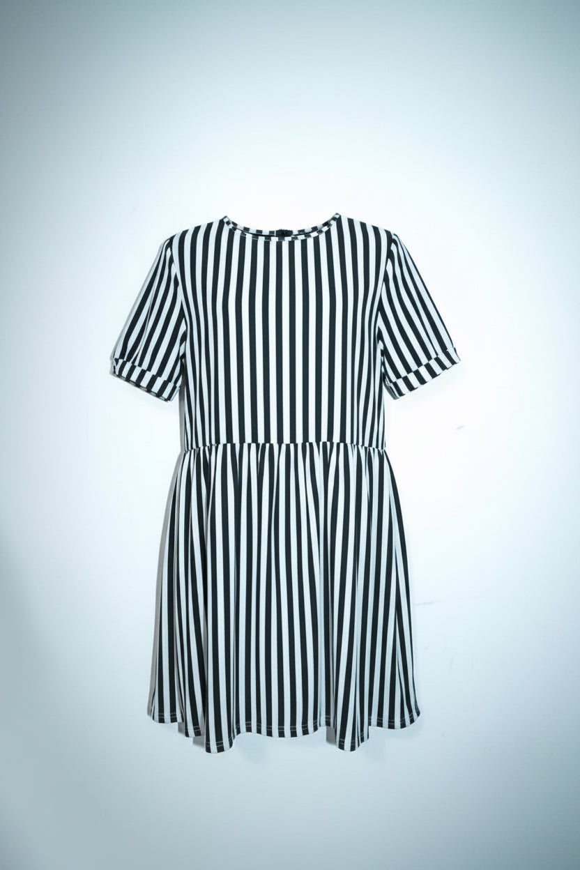 Vintage women black & white stripe babydoll round neck midi dress UK 10|L34 W15|SKU 6621