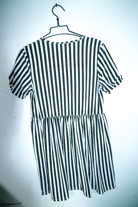 Vintage women black & white stripe babydoll round neck midi dress UK 10|L34 W15|SKU 6621