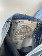GAP | 1969 Girlfriend Jeans W 31 L 28 label says 26R  SKU 5292