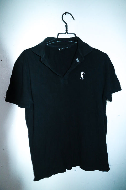 Vintage men black Boxeur Des Reus short sleeve polo shirt in S|L27 W21|SKU 6632