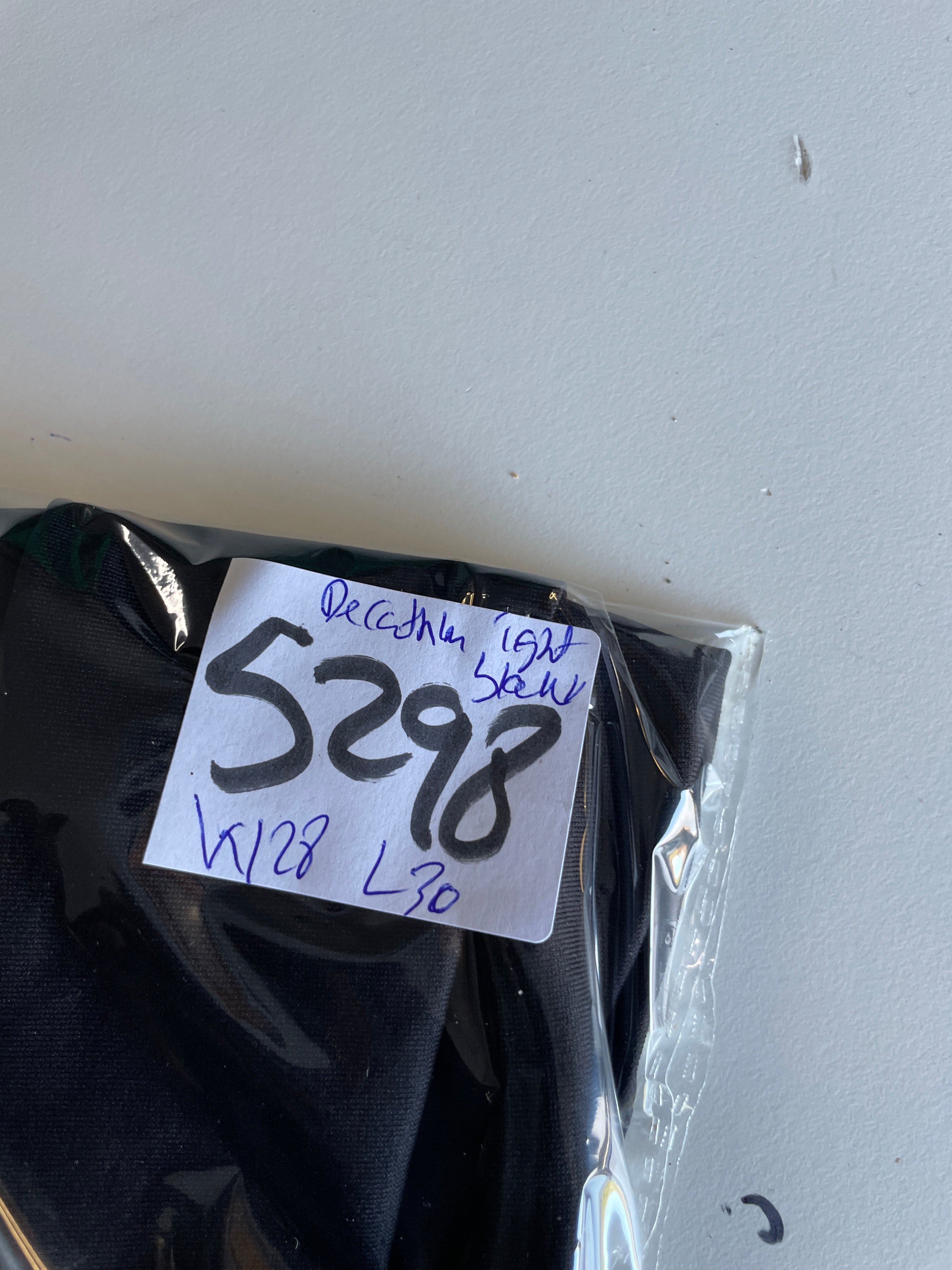 Decathlon womens black work out tight in waist 28 L 30 sku 5298