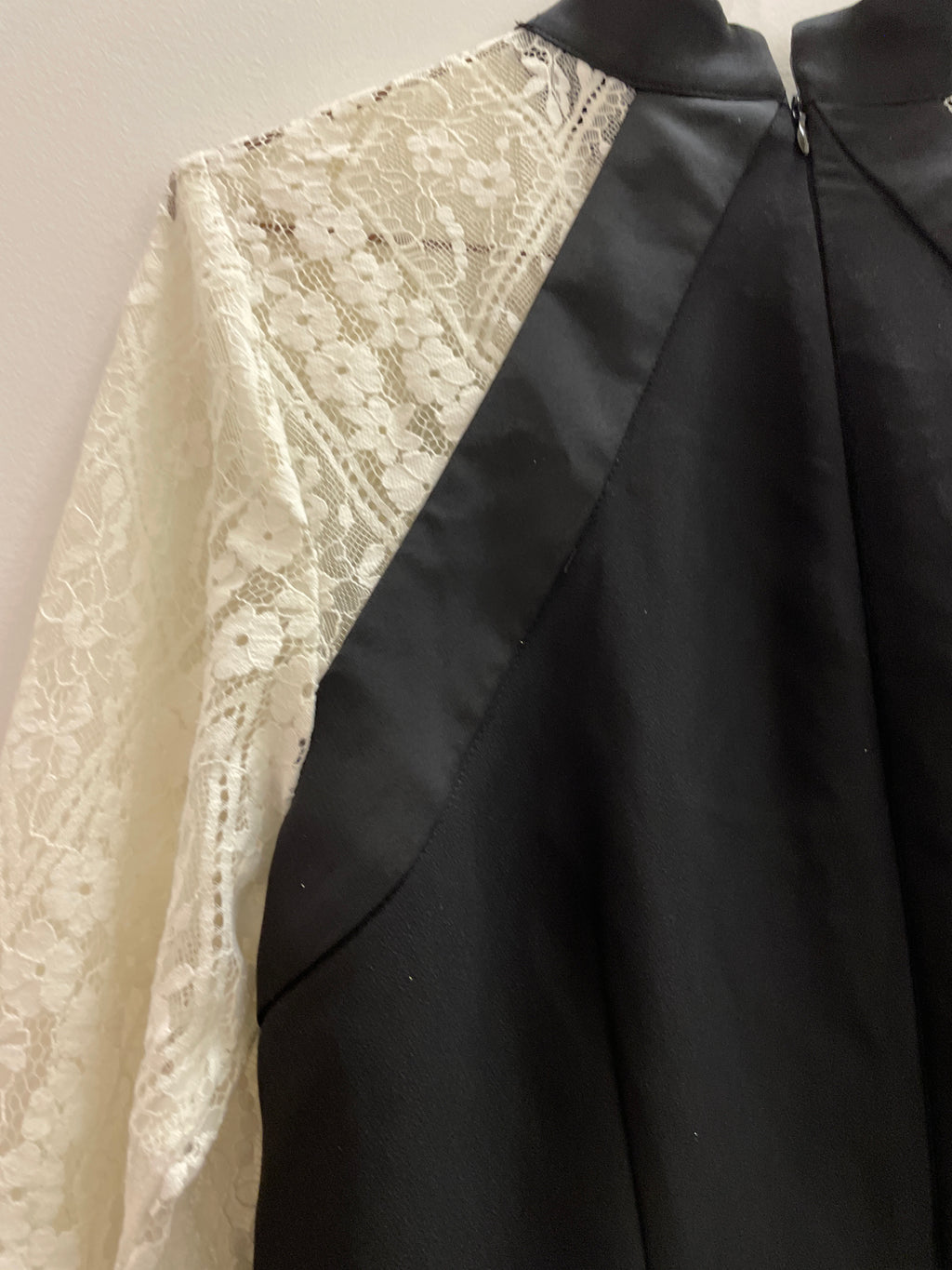 Rubynee Vintage y2k ladies lace insert knee length black dress