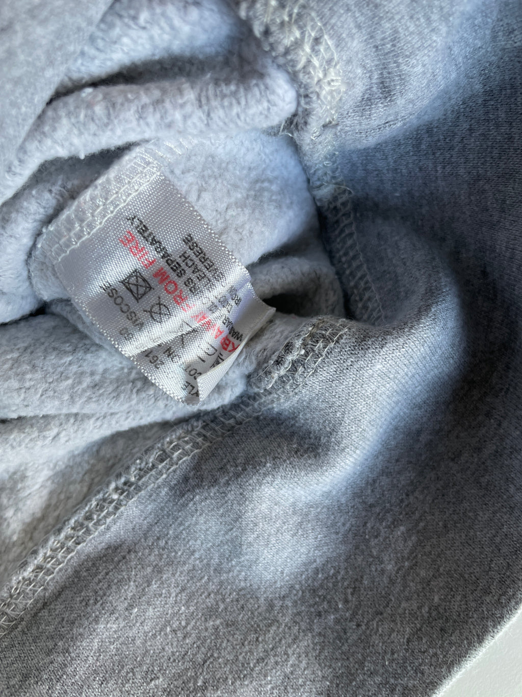 Vintage peen grey men's hoodie in size XL&nbsp; L 26 W 25 SKU 5304