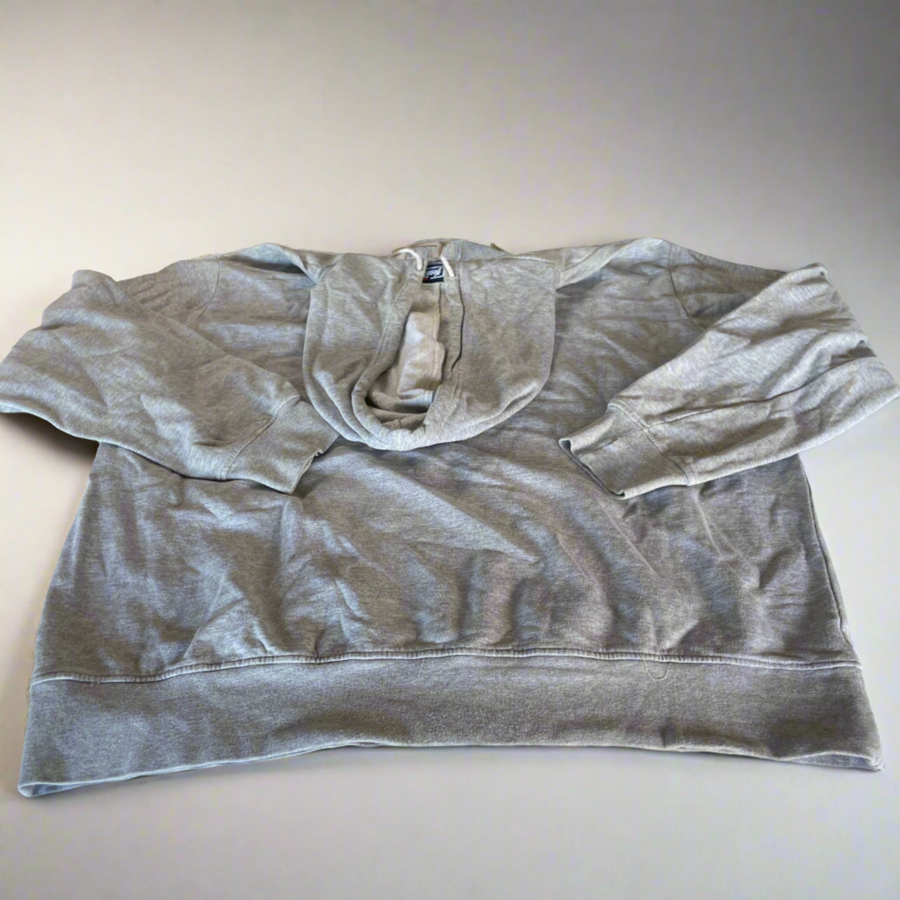 Vintage peen grey men's hoodie in size XL&nbsp; L 26 W 25 SKU 5304