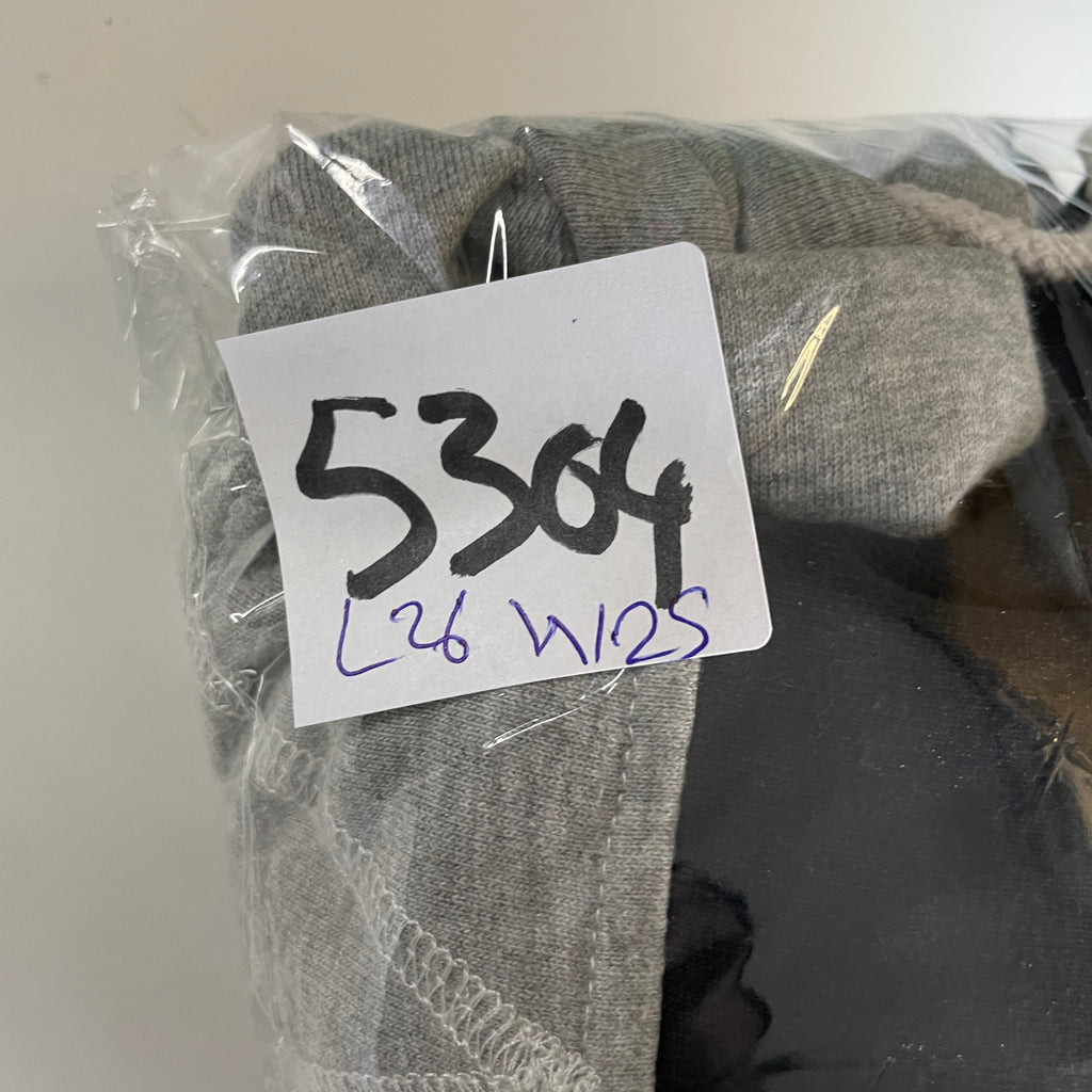 Vintage peen grey men's hoodie in size XL&nbsp; L 26 W 25 SKU 5304