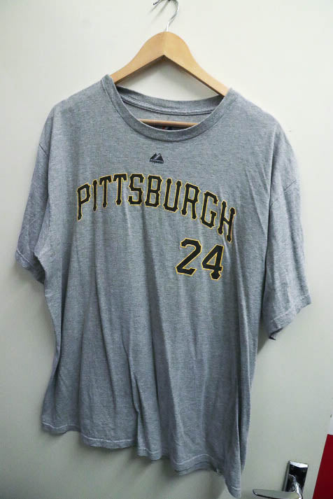 Vintage Alvarez 24 Pittsburgh print grey baseball tees