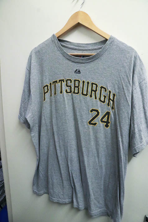 Vintage Alvarez 24 Pittsburgh print grey baseball tees