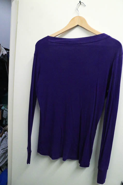 Vintage GAP vneck purple womens long sleeve tees