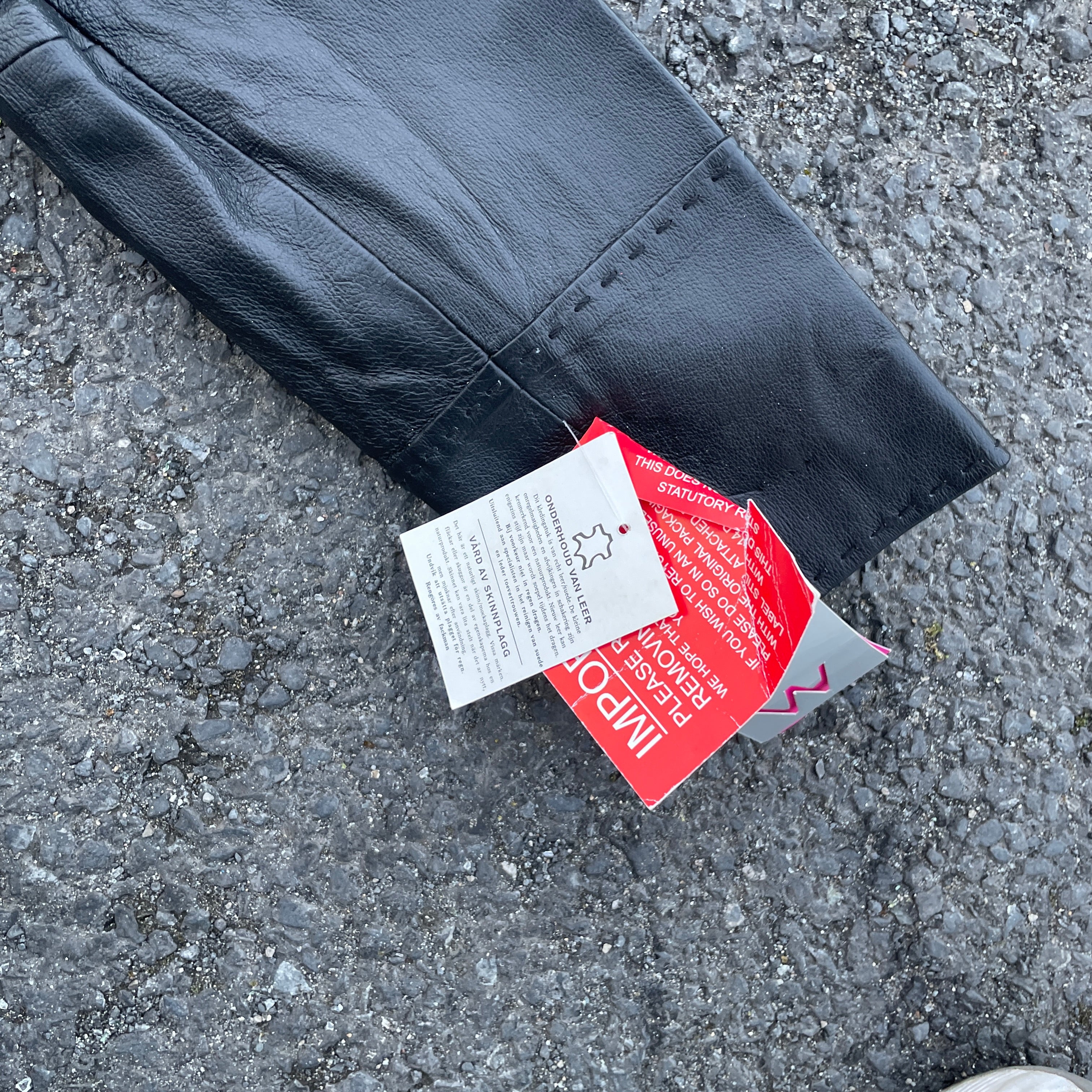 90's Deadstock Y2K Black Leather Stiche Coat Jacket, Vintage Goth Buffy Grunge Black Leather Coat, Size S  L/ xl  L 35 W 23 SKU 5307