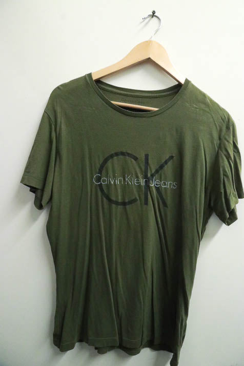 Vintage large green calivin klein jeans tshirt