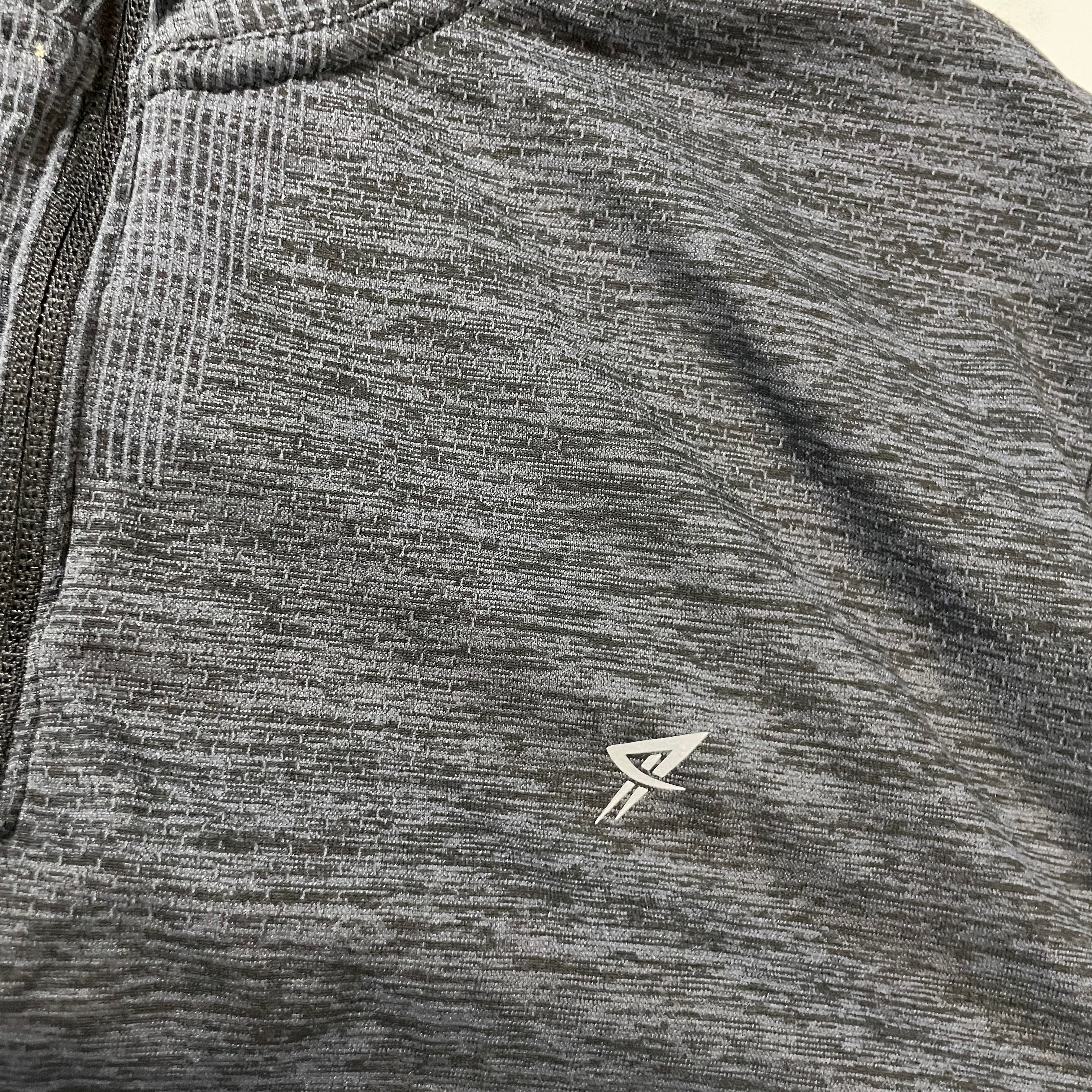 Men's  grey Half Zip Running Pullover Soft Black Stripe L 30 W 19 in size L  SKU 5314