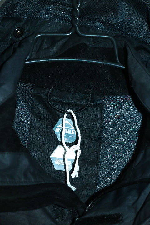 Vintage men Mckinley waterproof full zip black hooded retro jacket in S/M|L32W20|SKU 6663