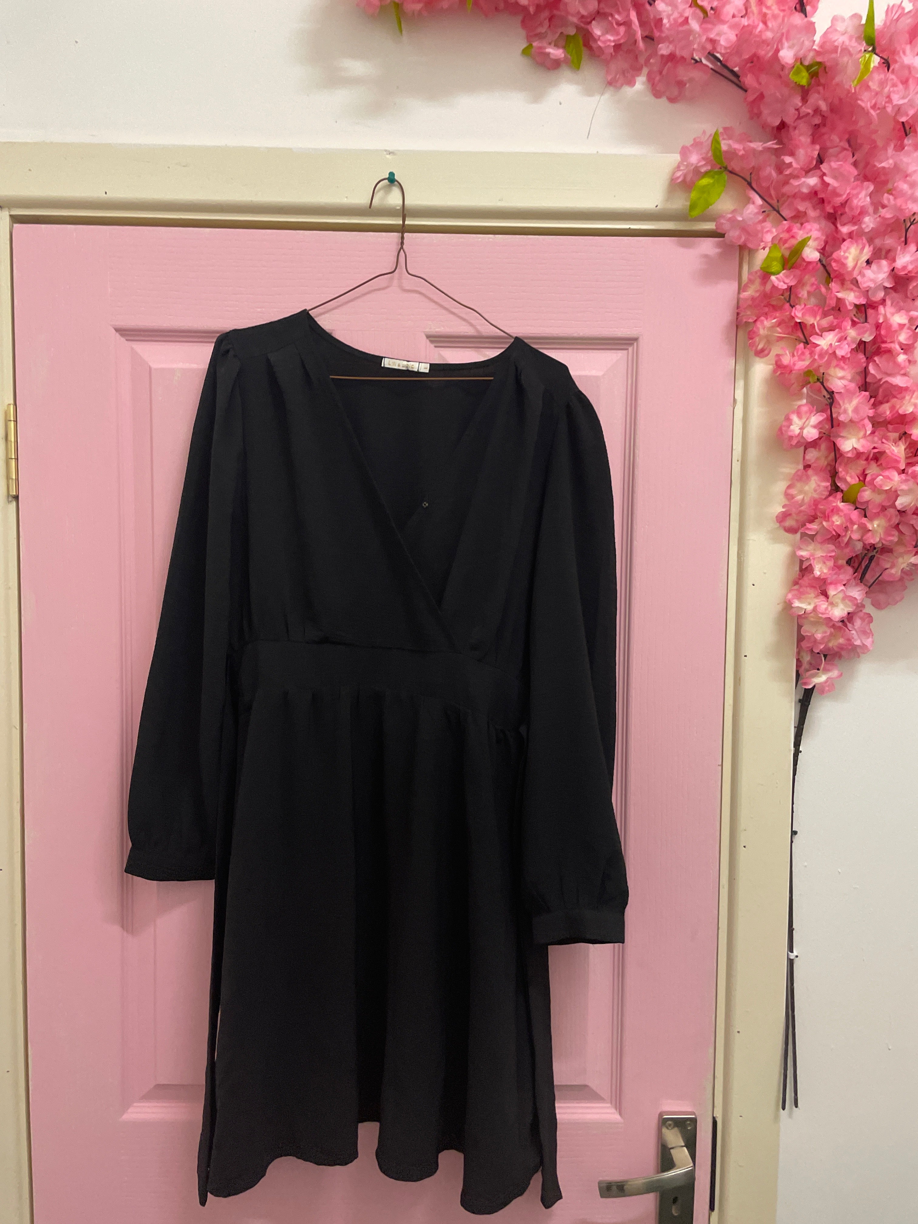 Rubynee Vintage y2k BLACK V NECK LONG SLEEVE SHIFT DRESS