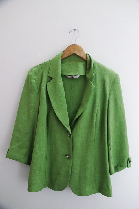 Vintage waisted green blazer in 100% linen