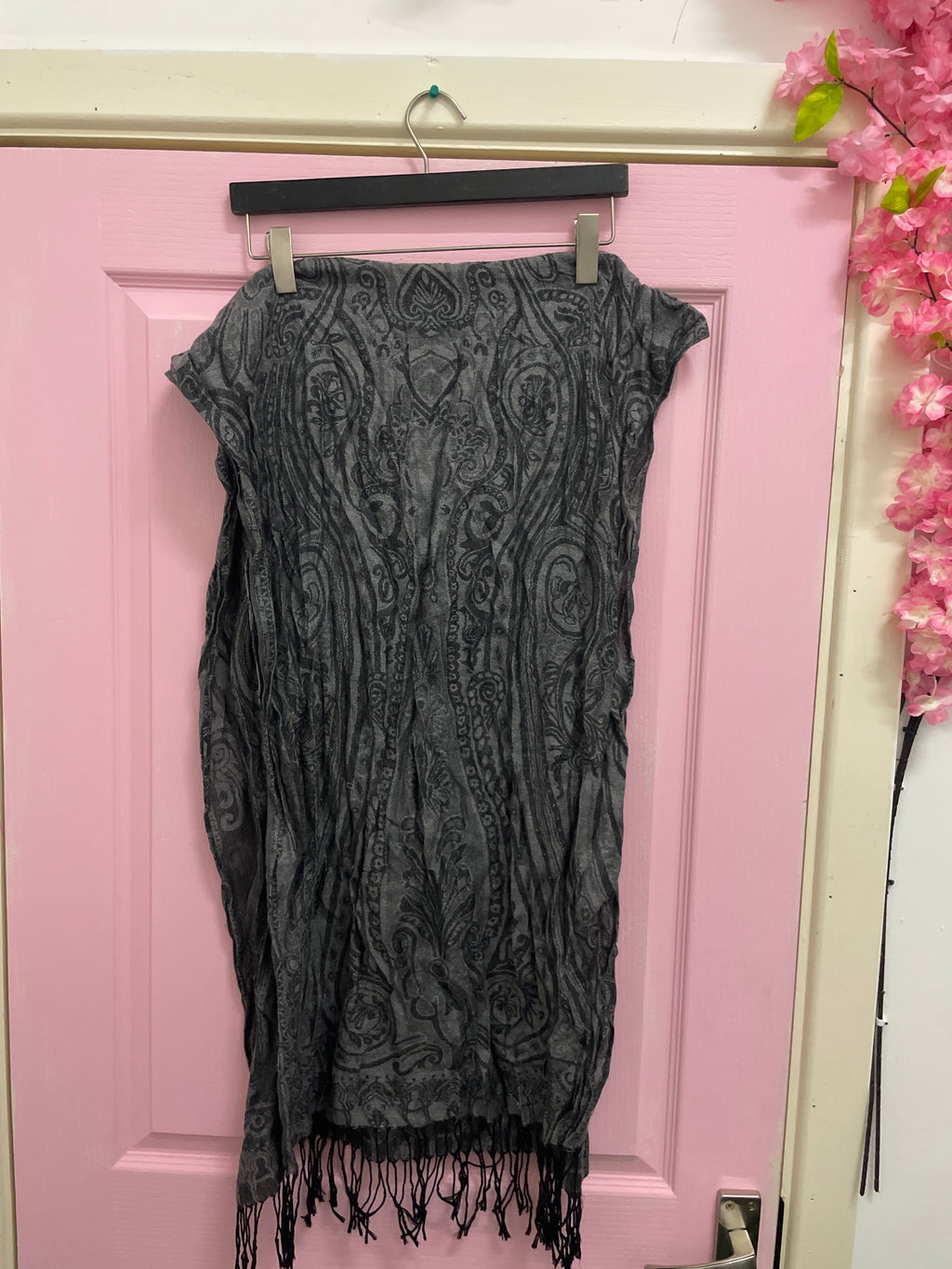 Rubynee Vintage y2k grey patterned women scarf