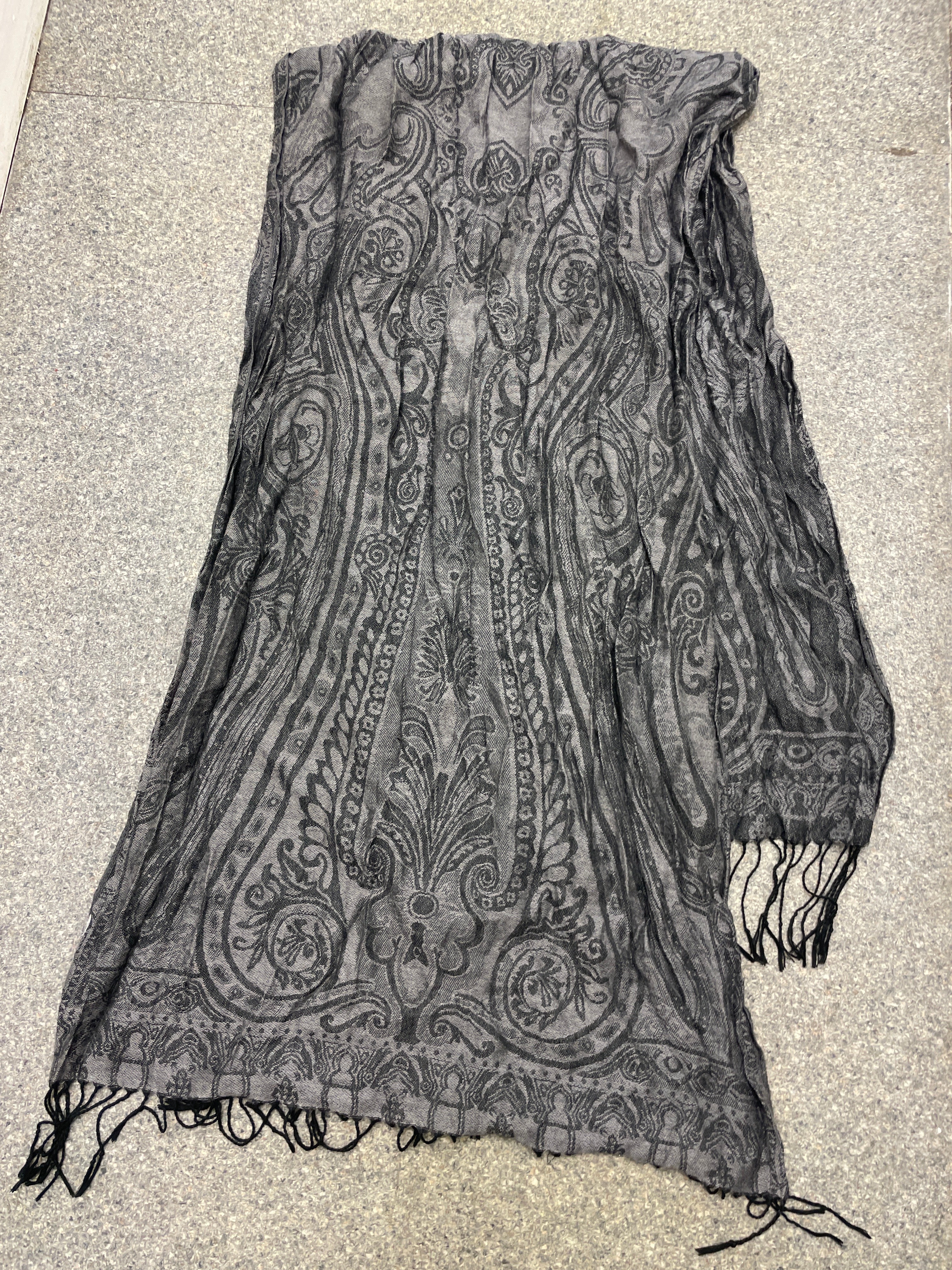 Rubynee Vintage y2k grey patterned women scarf