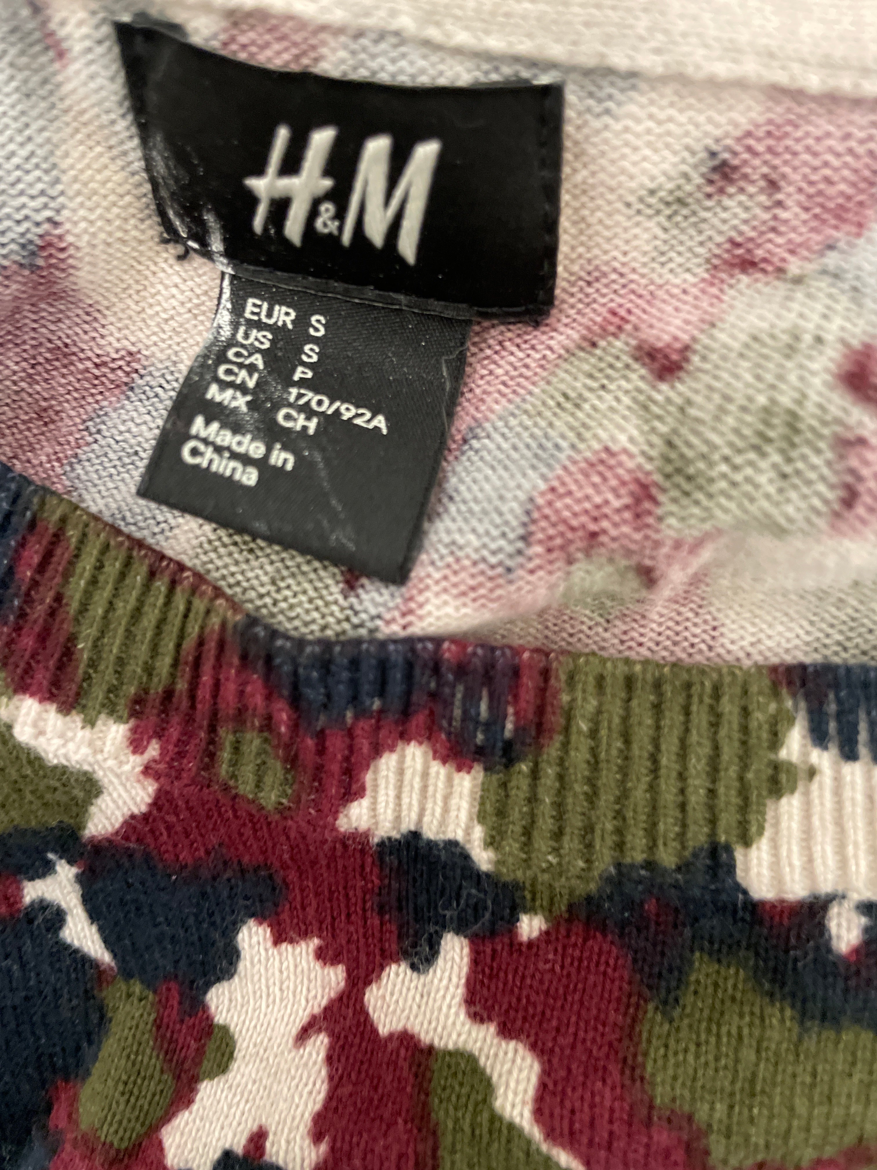 Rubynee Vintage y2k H&M animal print multi colored sweater