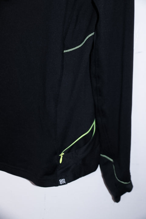 Vintage men Umbro 1/4 zip high neck sweatshirt in S/M|L27 W18|SKU 6707