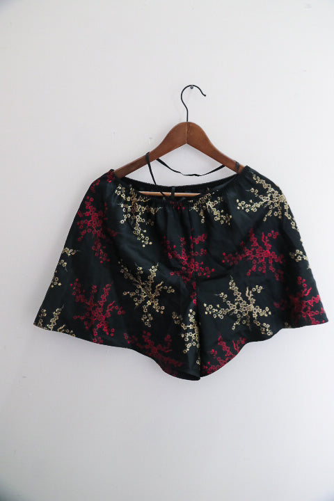 Vintage womens black floral print two piece tank top and a short uk 12-14