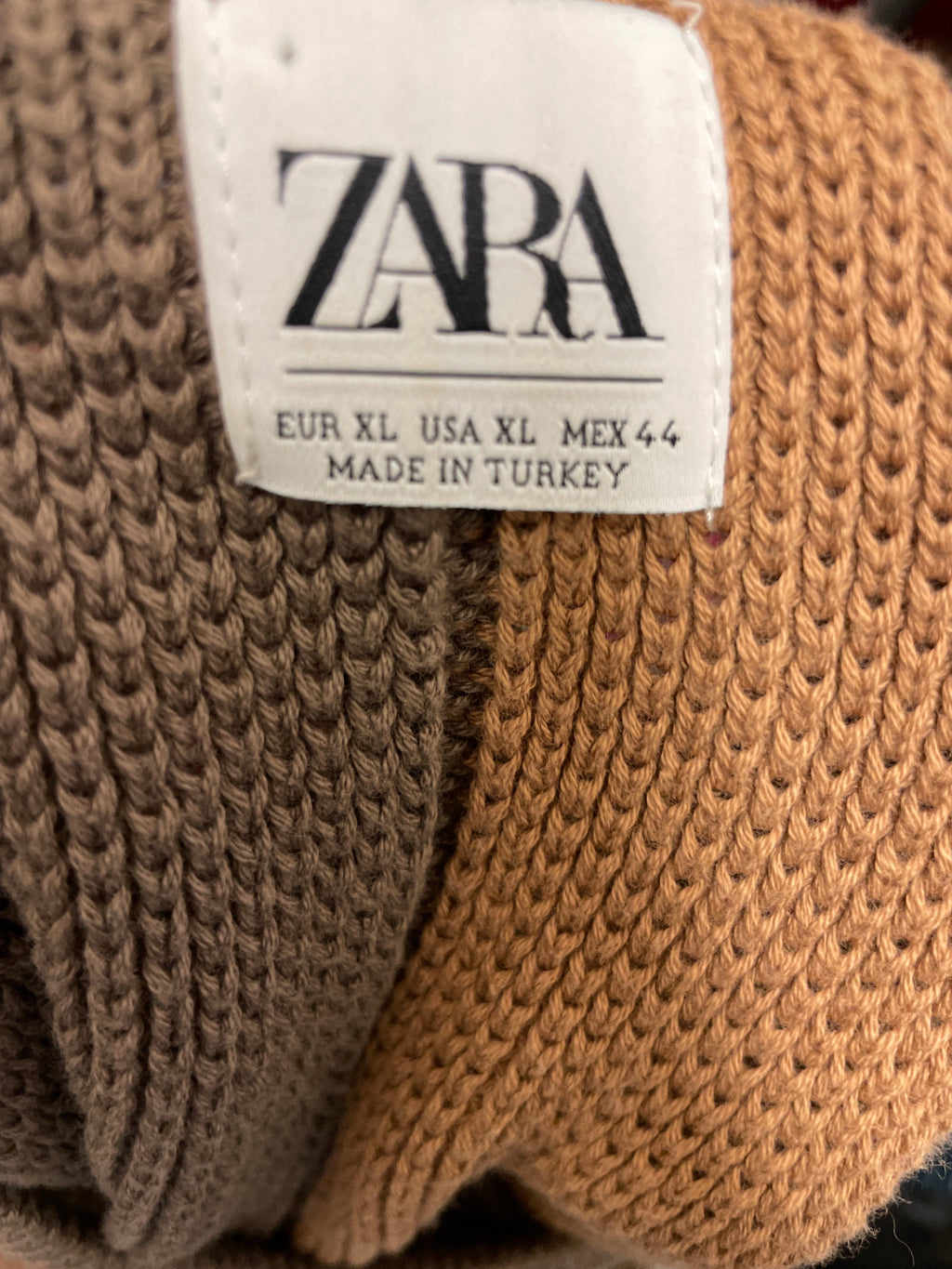 Rubynee Vintage y2k brown box patterned zara sweater