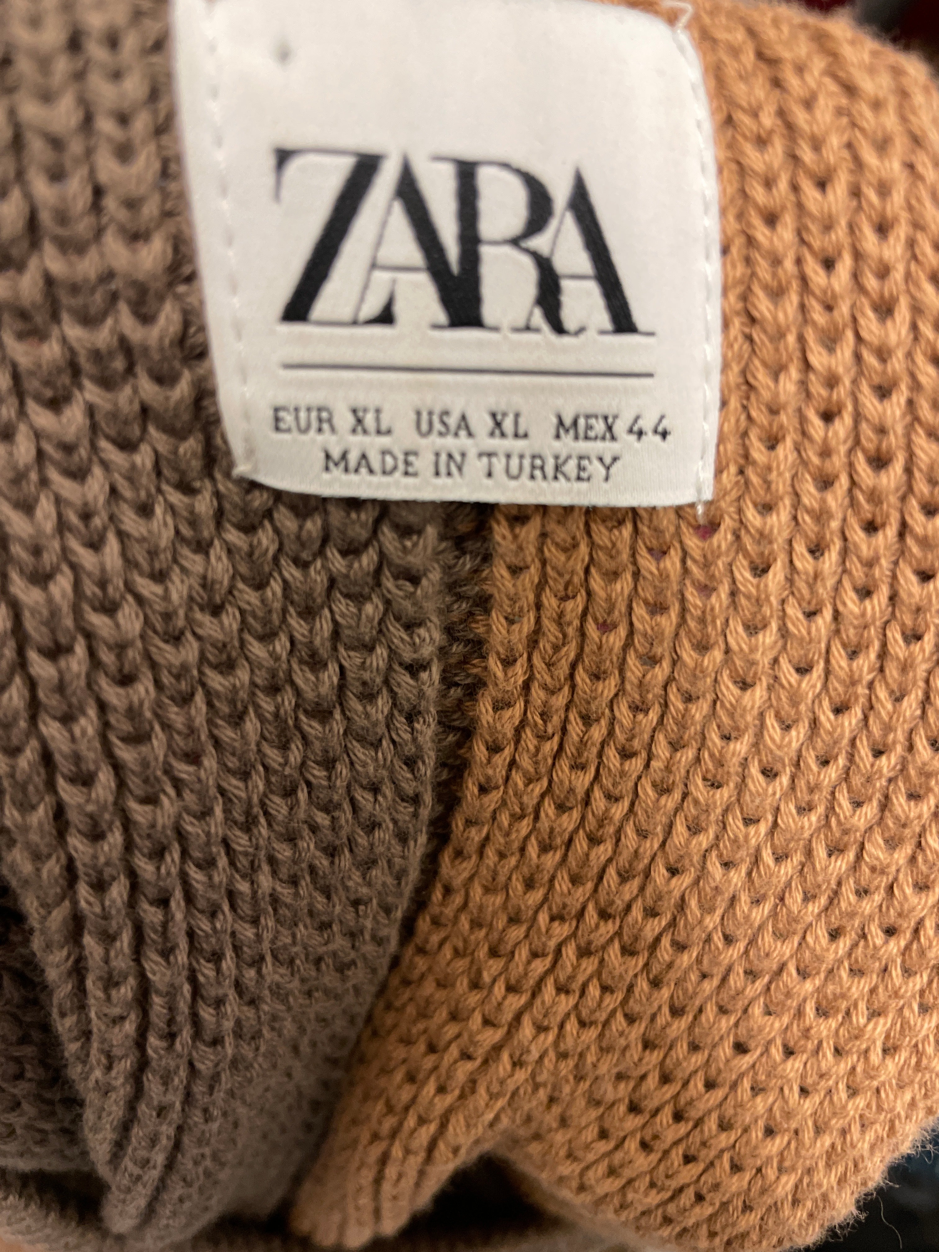 Rubynee Vintage y2k brown box patterned zara sweater