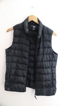 vintage Ultralight black puffer padded unisex sleeveless small jacket