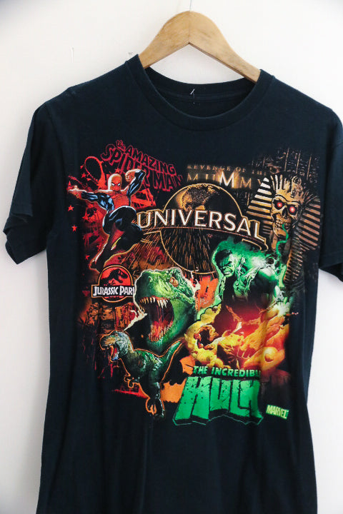 Vintage 2000s // Universal Studios // Spiderman Hulk Mummy Jurassic Park // Faded Distressed Black Small Tee