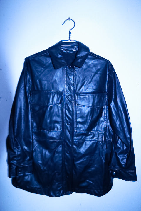 Vintage men Zara black leather double pocket button down structured coat XS/S|L31W21|SKU 6725