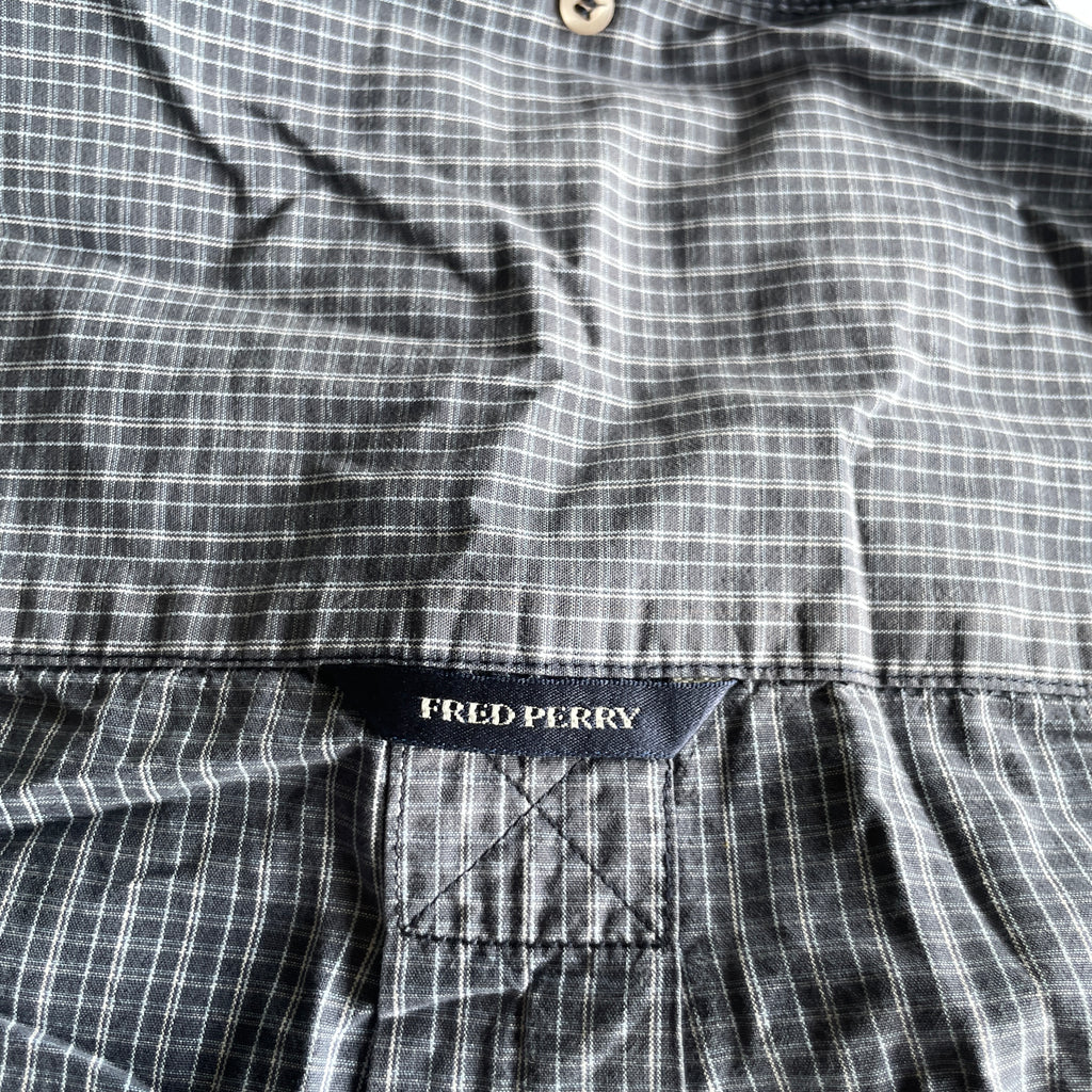 Vintage men's Fred Perry check Navy blue short sleeve shirt in XL| L33 W23| SKU 5341