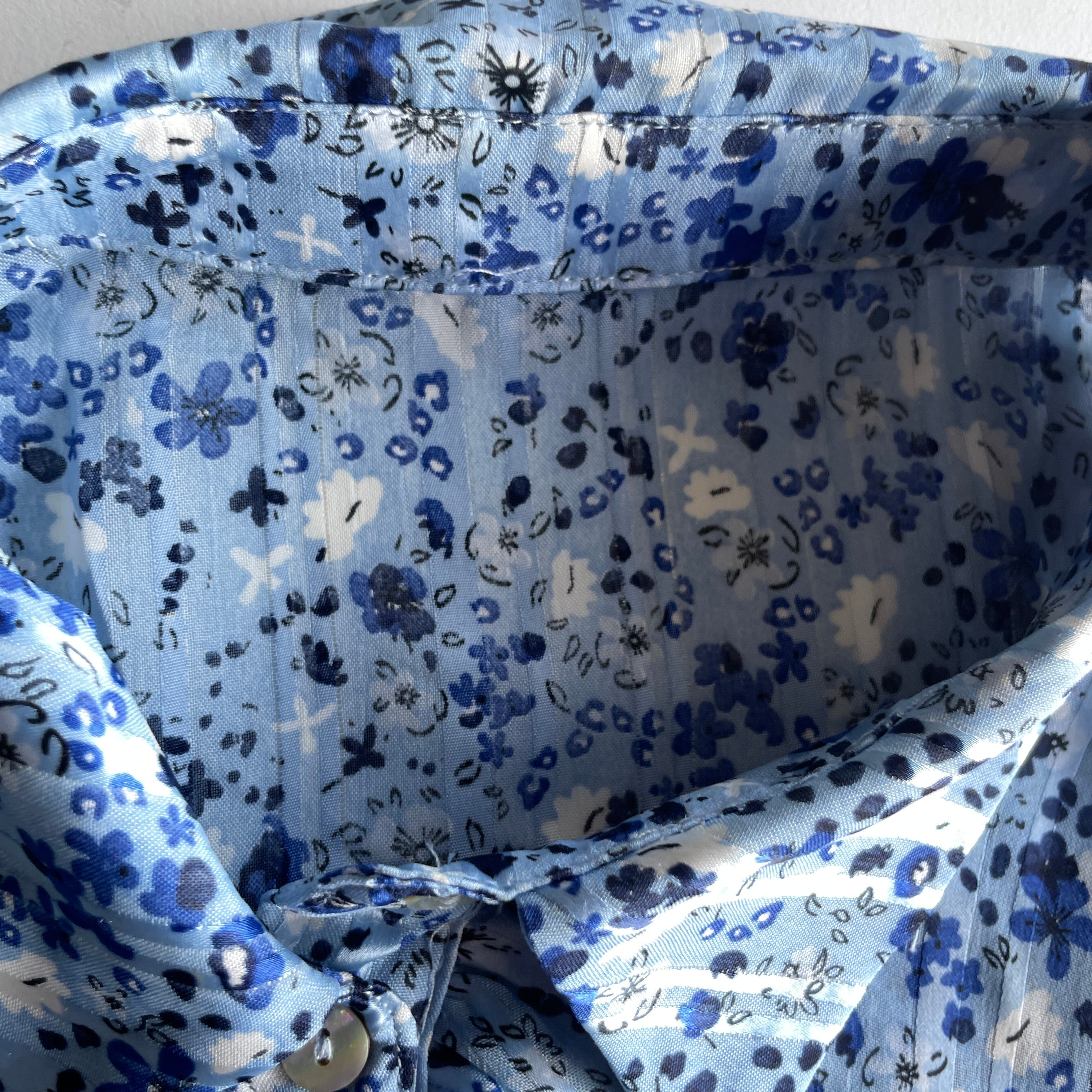 Vintage Womens Javida blue floral print front ruffle blouse shirt in size m|5350