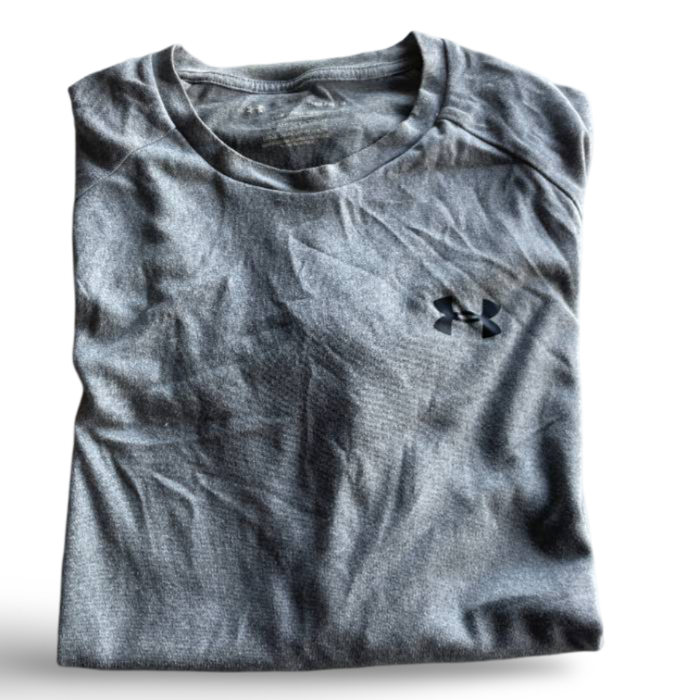 Vintage Men's Under Armour logo t-shirt in grey size M|L28W21|SKU 5354