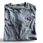 Vintage Men's Under Armour logo t-shirt in grey size M|L28W21|SKU 5354