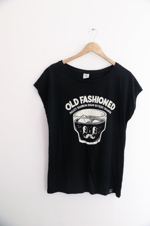 Vintage womens black Old fashion graphics XL tees