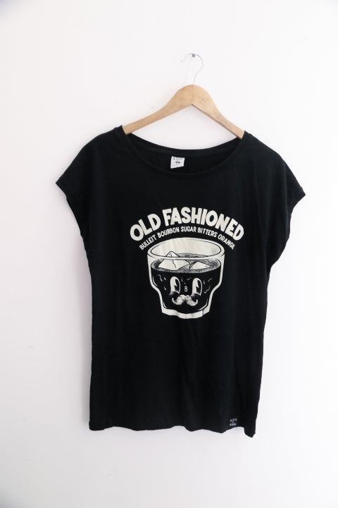 Vintage womens black Old fashion graphics XL tees