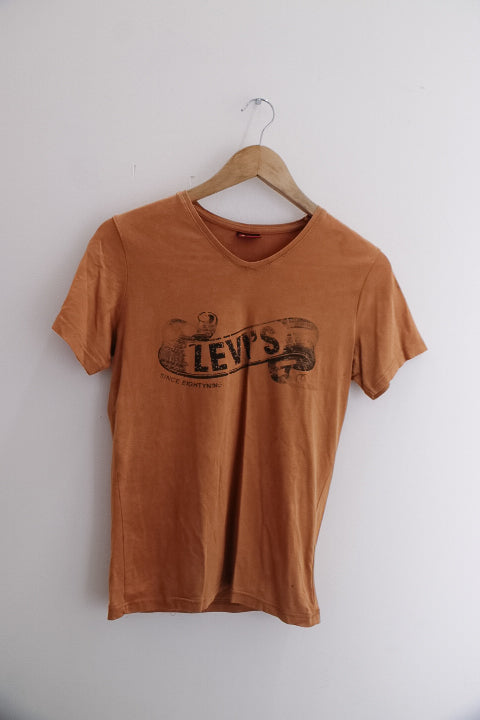 Vintage cream mens Levi's printed medium t-shirt