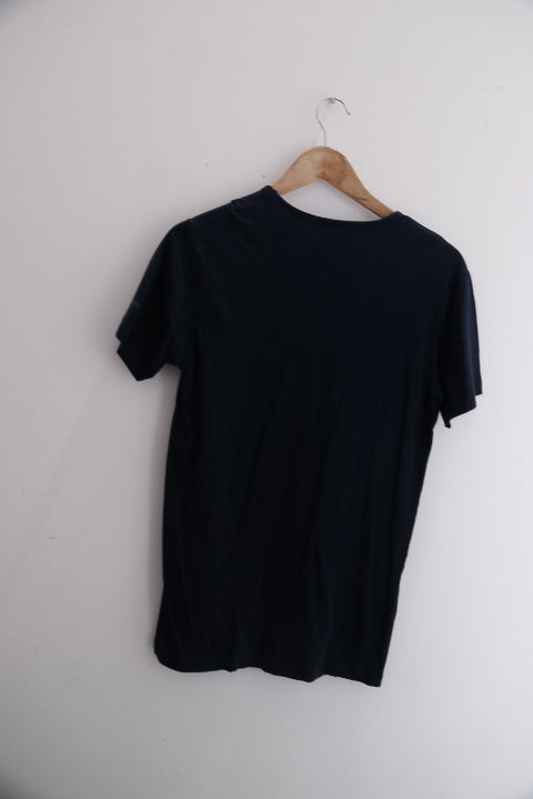 Vintage Black Sergio Tacchini mens V-neck plain tees