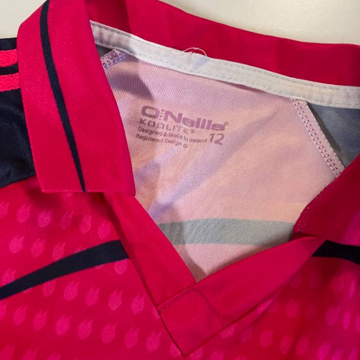 VINTAGE ATH CLIATH DUBLIN GAA GAELIC SPORTS O'NEILLS RED FOOTBALL JERSEY IN S|L28W19|SKU5402