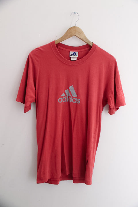 Vintage red Adidas big logo printed mens medium tees