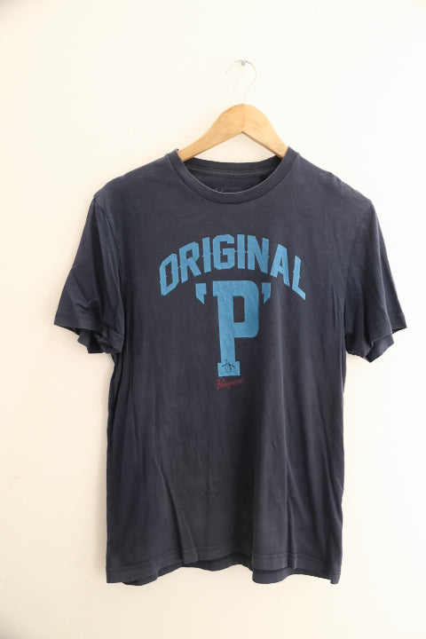 Vintage Original Penguin mens black medium tees
