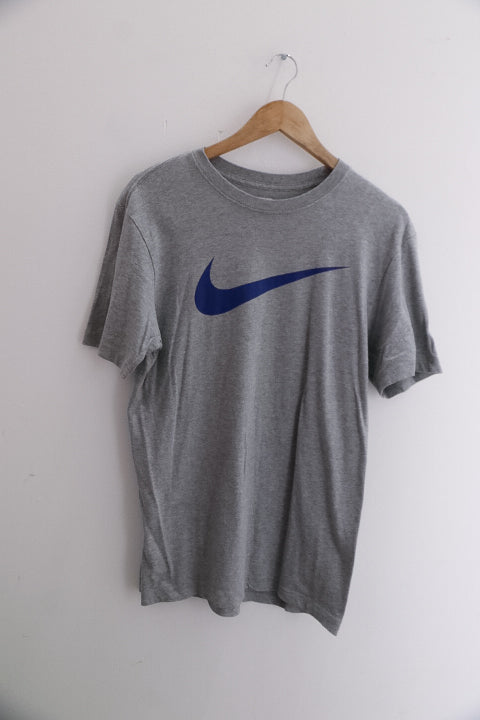 Vintage Grey Nike logo print Regular Fit mens medium tees