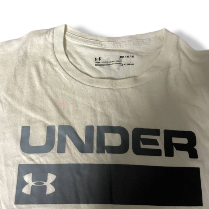 Vintage Man cream T-Shirt in M Under Armour Team Issue Wordmark| L29 W19| SKU 5426