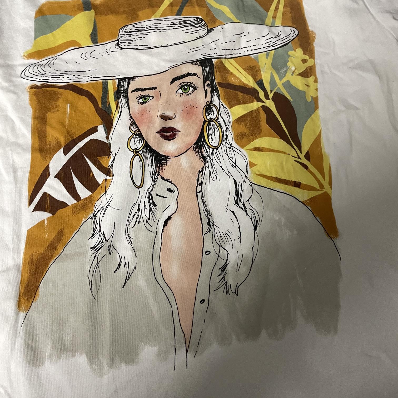 Vintage women's Zara Graphic White  short sleeve T Shirt in XL| L28 W21| SKU 5449