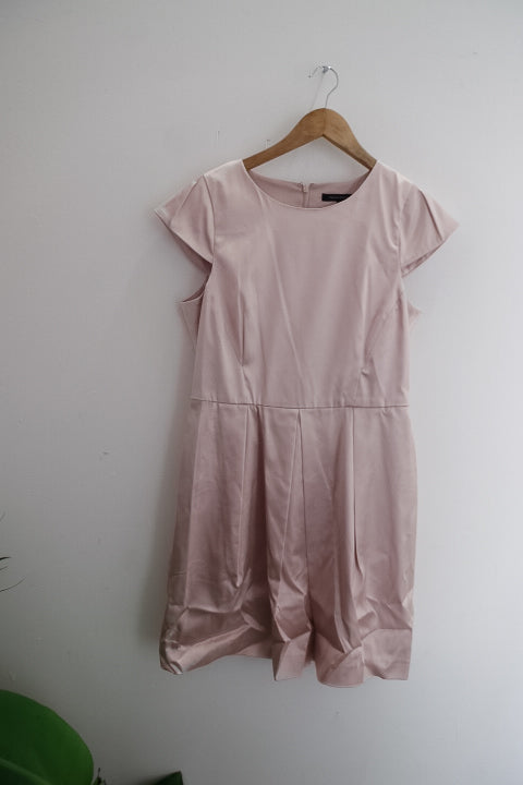 Vintage french connection peach pleat detailed dress size 10