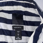 Vintage H&M mens button up white & navy blue striped short sleeve shirt in L|L32W20|SKU 5489
