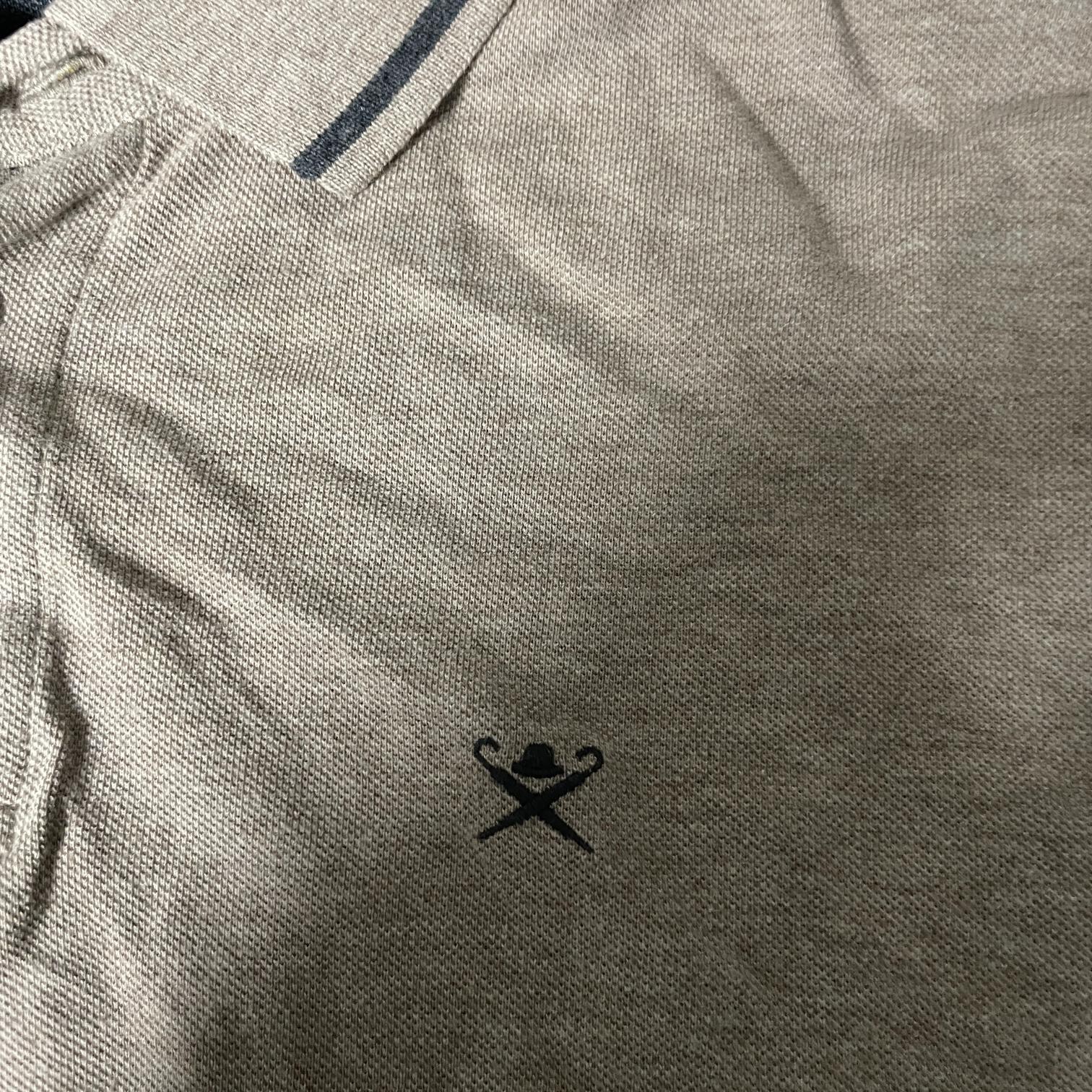 Vintage men Hacket London Classic Men's -jersey polo shirt in light tan brown in M|L28 W19|SKU 5508