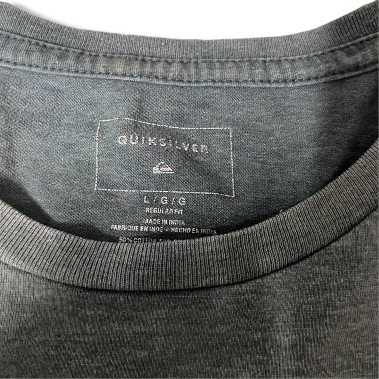 Vintage men Quiksilver Surfing graphics  Blue short sleeve tees in L|L30 W22|SKU 5510