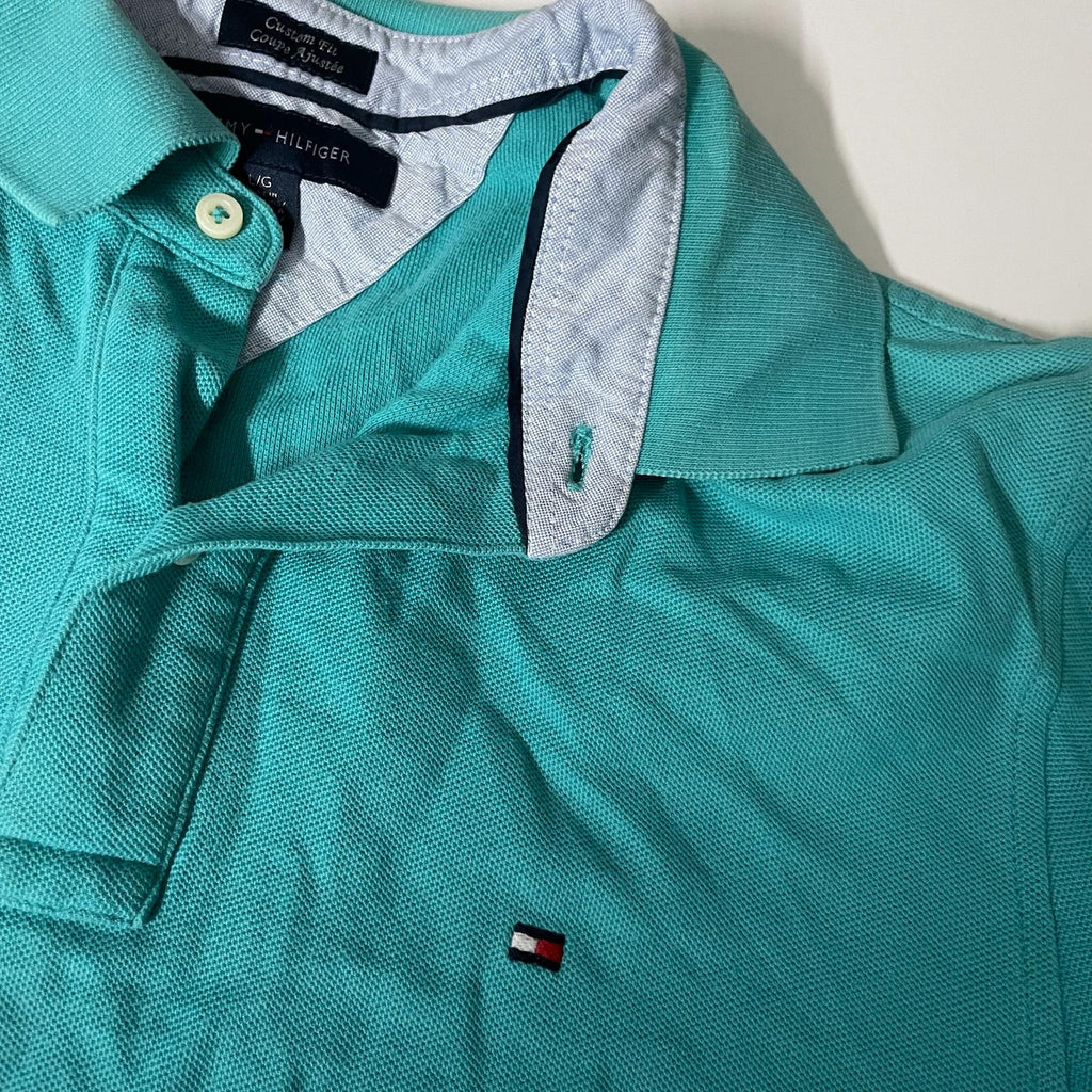 Vintage Tommy Hilfiger Men's Green Polo-shirts FLAG REGULAR POLO SHIRT in L|L29W22|SKU 5517