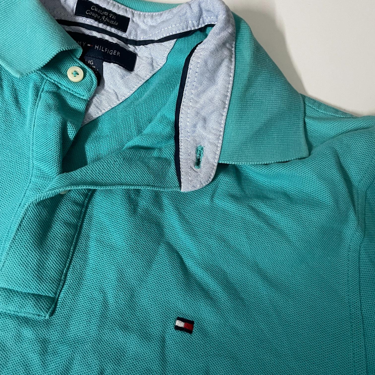 Vintage Tommy Hilfiger Men's Green Polo-shirts FLAG REGULAR POLO SHIRT in L|L29W22|SKU 5517